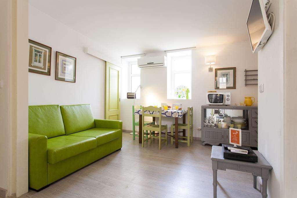 Joivy Alfama 35 Apartments Lisbona Esterno foto