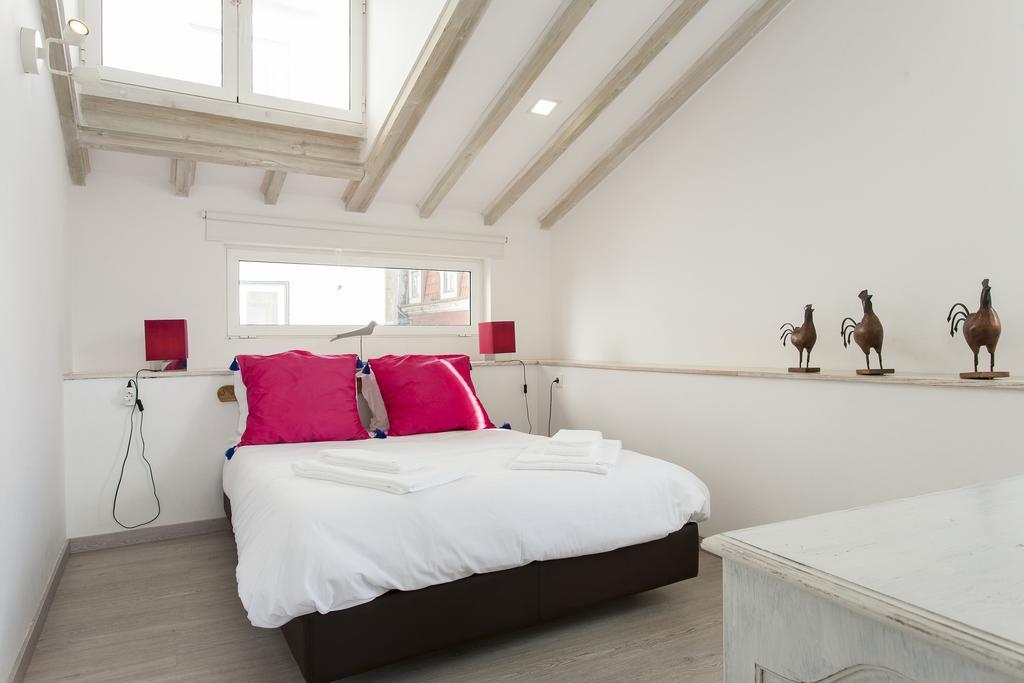 Joivy Alfama 35 Apartments Lisbona Esterno foto